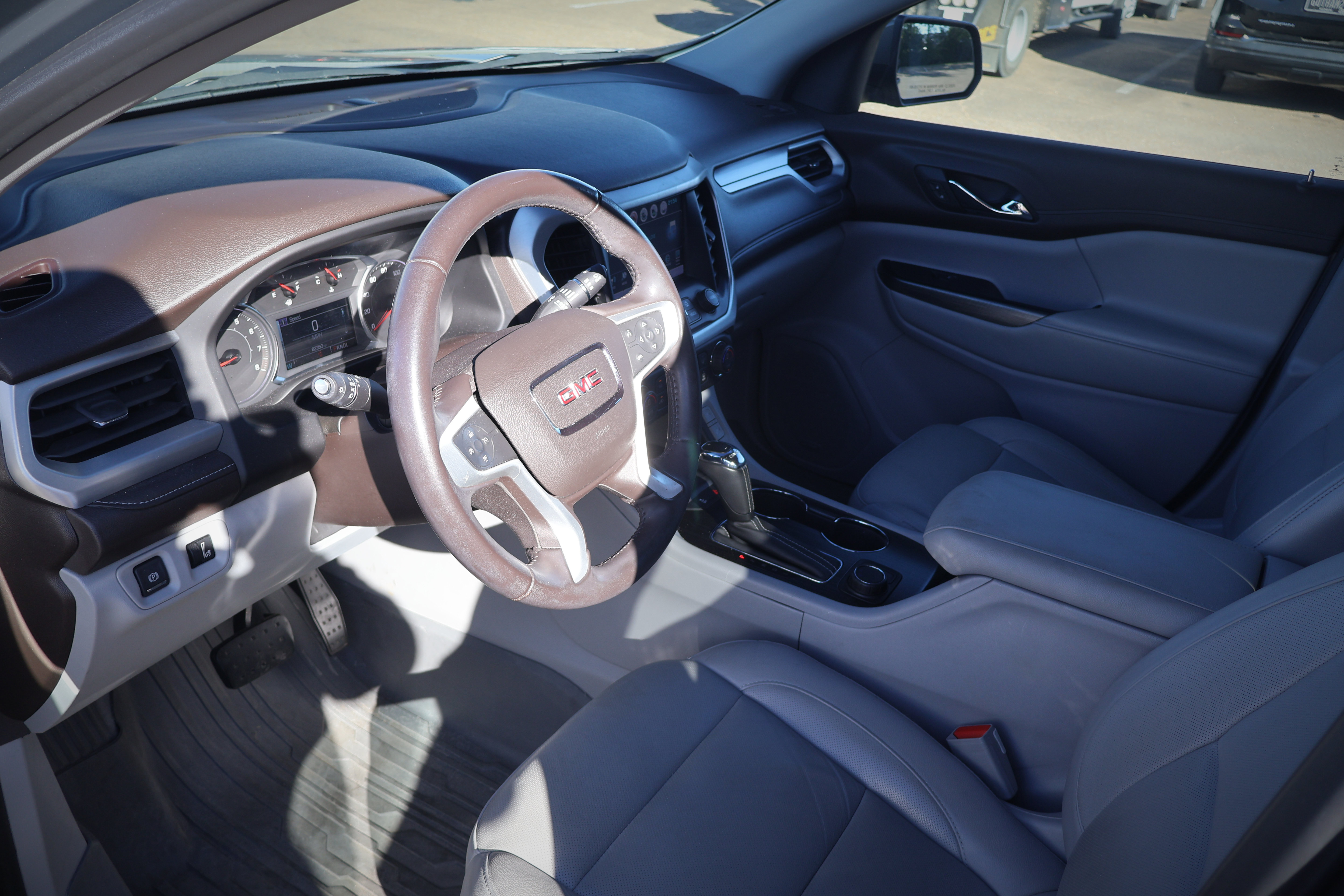 Used 2019 GMC Acadia SLT w/ LPO, Floor Liner Package FWD image 11