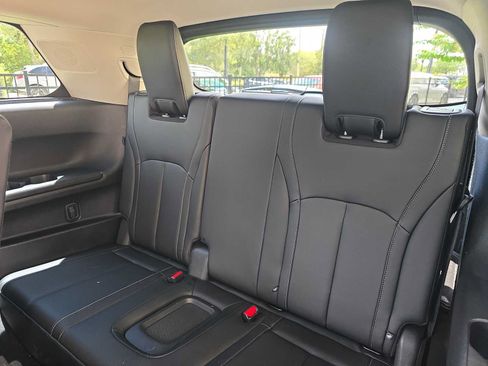 Certified 2026 INFINITI QX60 Luxe w/ Cargo Package FWD image 11