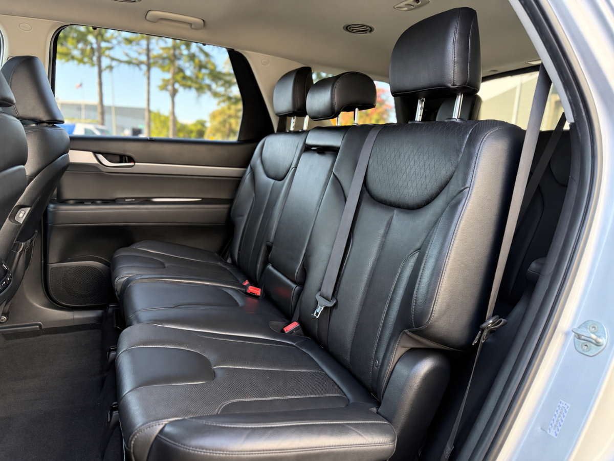 Used 2022 Hyundai Palisade SEL w/ 8P Bench Seat Package FWD image 17