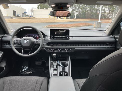 Used 2025 Honda Accord SE image 33