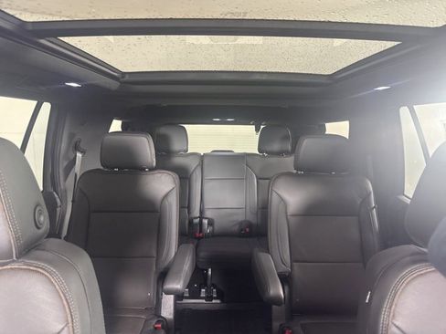 Used 2023 Chevrolet Tahoe High Country image 14