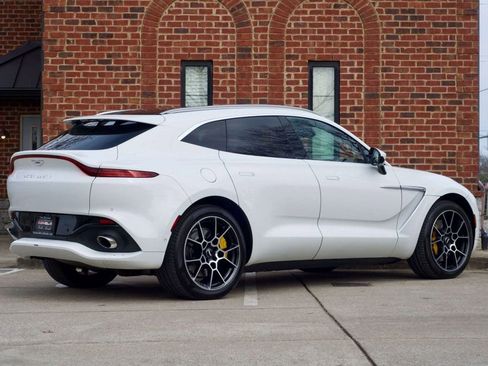 Used 2022 Aston Martin DBX image 5