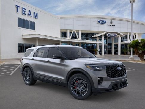 New 2026 Ford Explorer ST-Line w/ ST-Line Street Pack RWD image 7