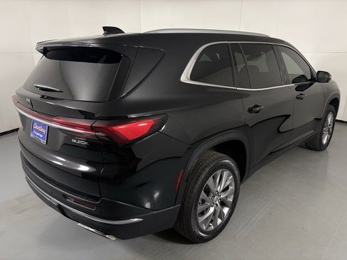 Used 2025 Buick Enclave Preferred image 8