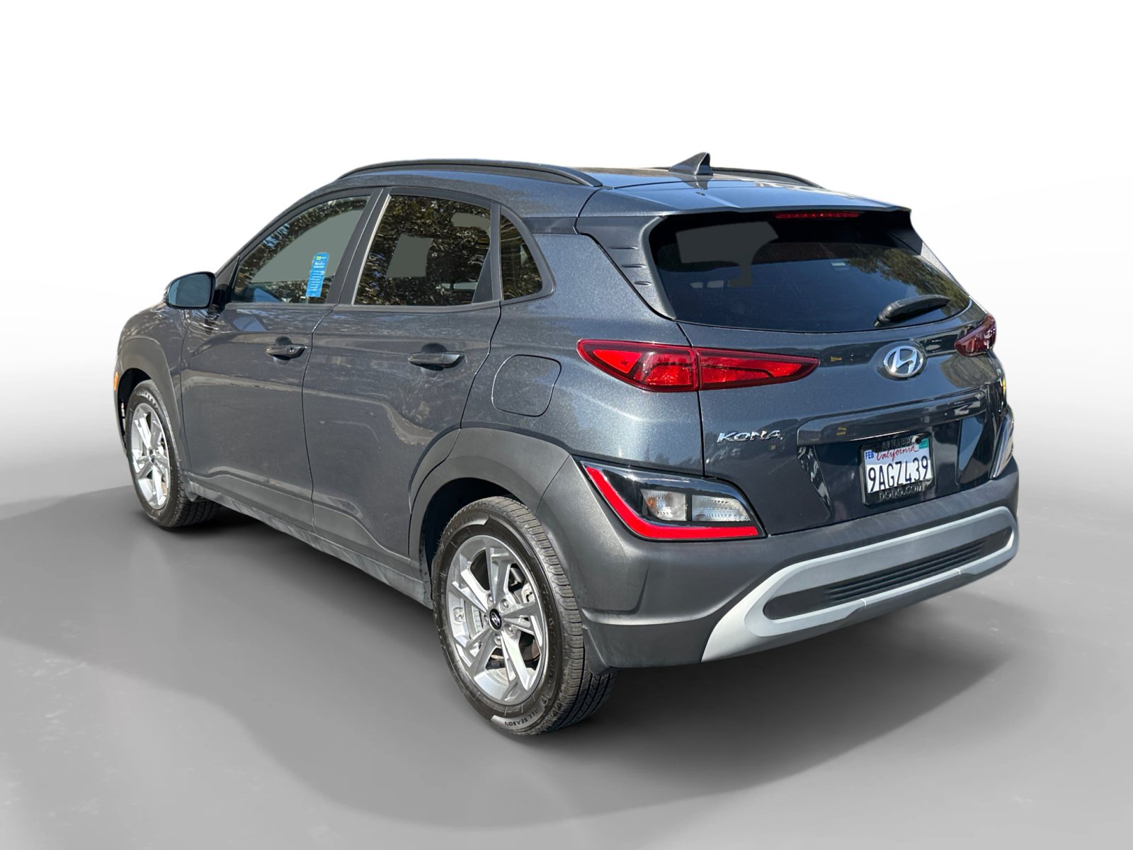 Used 2022 Hyundai Kona SEL w/ Convenience Package FWD image 3