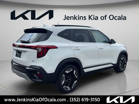 Certified 2024 Kia Seltos SX w/ SX Sunroof Package AWD/4WD image 3