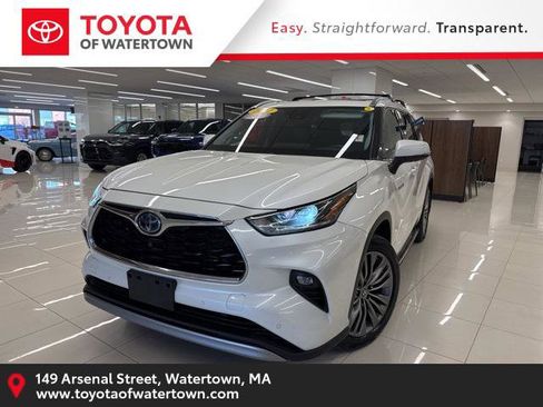 Certified 2021 Toyota Highlander Platinum image 1