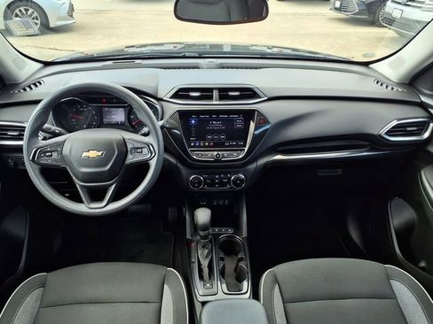 Used 2023 Chevrolet TrailBlazer LT w/ Convenience Package FWD image 11