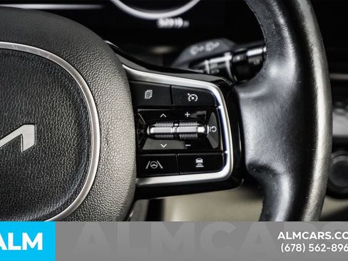 Used 2022 Kia Carnival SX Prestige image 28