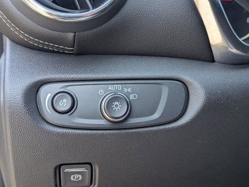 Used 2023 Chevrolet Blazer LT image 22