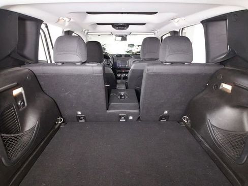 Used 2017 Jeep Renegade Altitude AWD/4WD image 26