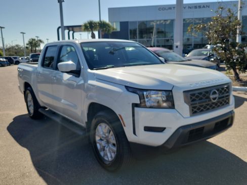Certified 2023 Nissan Frontier SV w/ Technology Package image 2