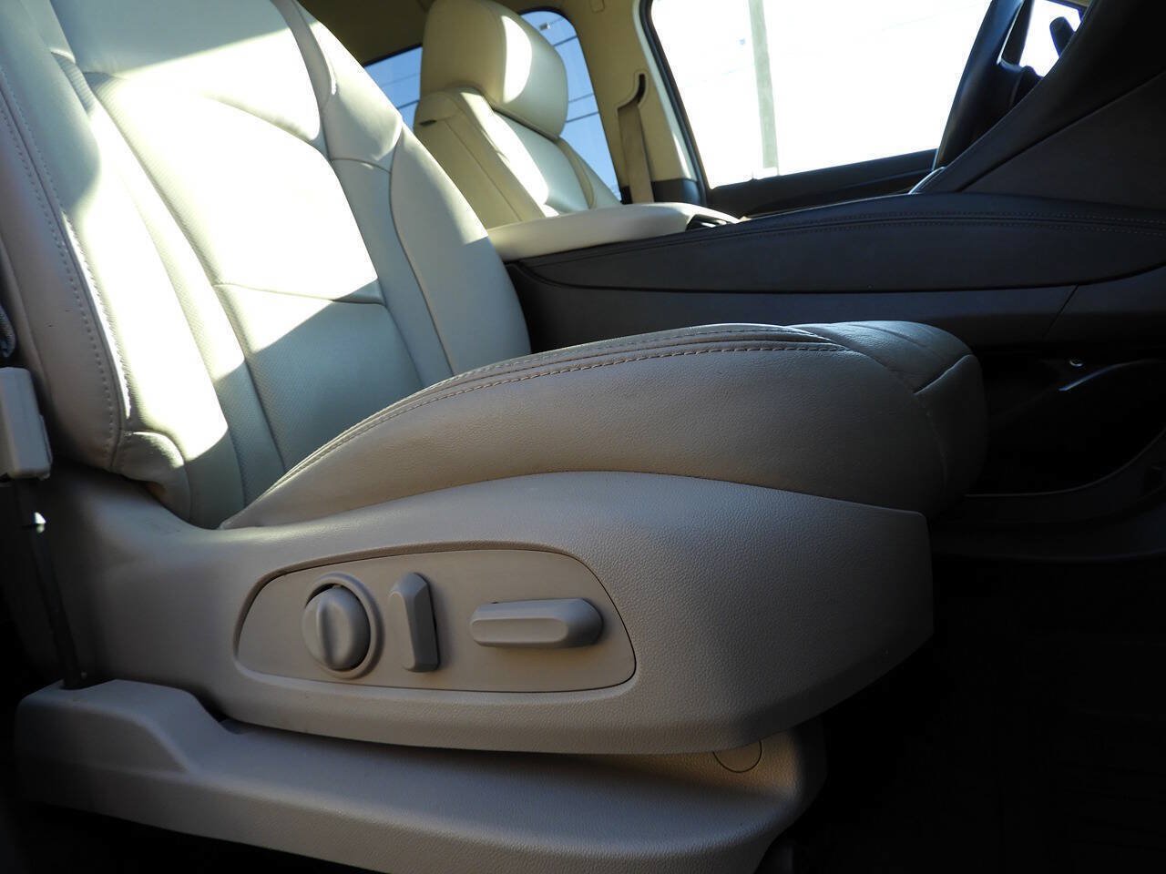 Used 2019 Buick Enclave Essence w/ Trailering Package, 5000 lbs. FWD image 43