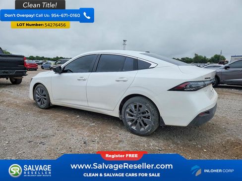 Used 2026 Nissan Sentra SL w/ Floor Mat Package FWD image 3