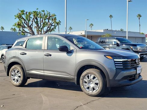 New 2026 Nissan Kicks S image 18