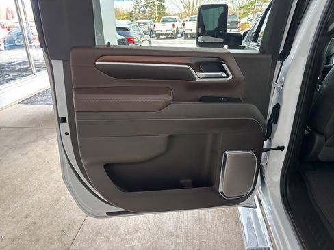 Used 2025 GMC Sierra 2500 Denali w/ Technology Package image 28