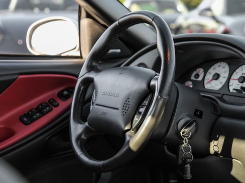 Used 2003 Ford Mustang Cobra image 11