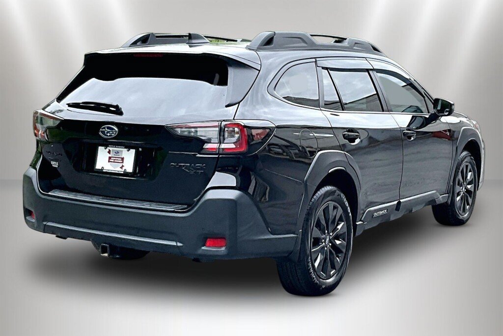 Used 2025 Subaru Outback Onyx Edition XT AWD/4WD image 5