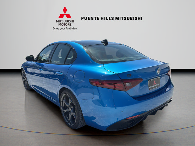 Used 2023 Alfa Romeo Giulia Estrema RWD image 7