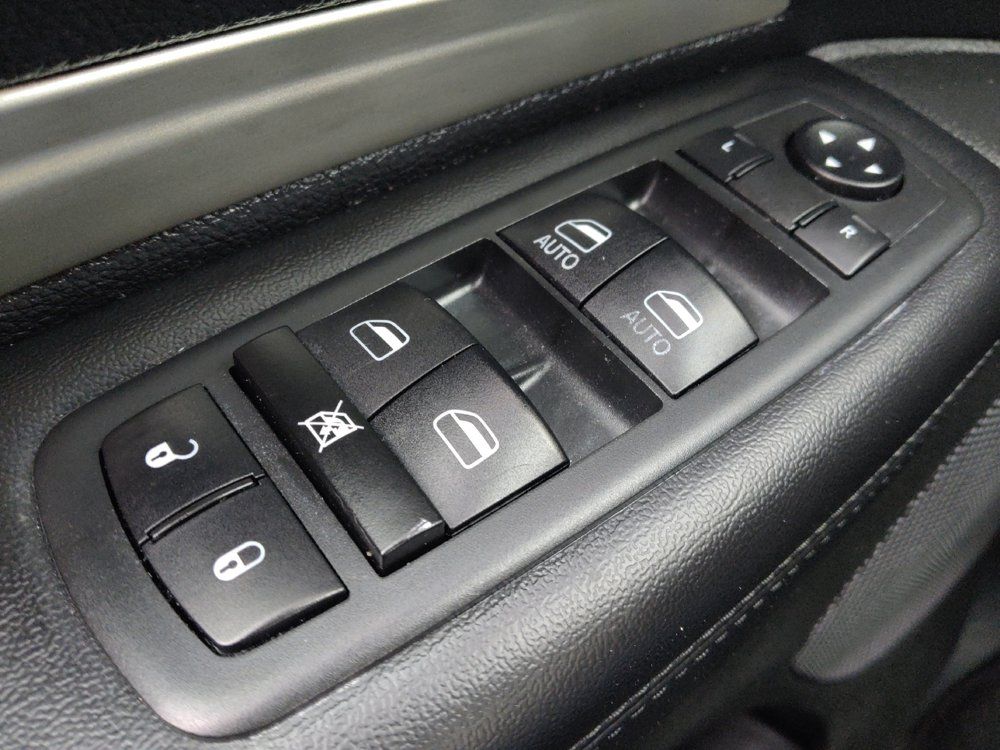 Used 2020 Dodge Durango SXT RWD image 27