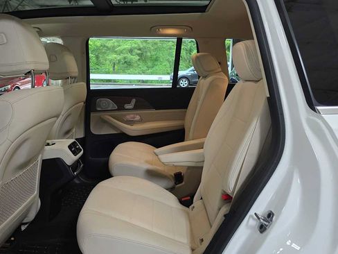 Used 2026 Mercedes-Benz GLS 450 4MATIC image 18