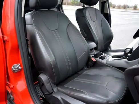 Used 2014 Ford Focus SE w/ Equipment Group 201A image 16