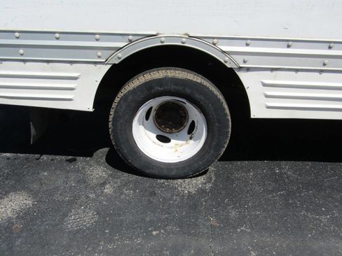 Used 2006 Ford E-450 and Econoline 450 RWD image 9