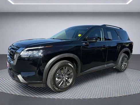Used 2022 Nissan Pathfinder SV AWD/4WD image 1