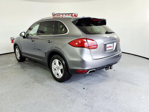 Used 2012 Porsche Cayenne S AWD/4WD image 7