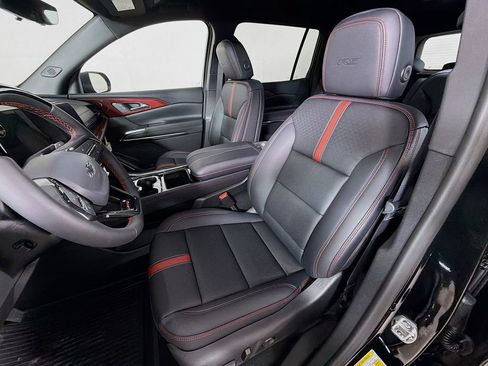 New 2026 Chevrolet Traverse RS w/ LPO, Floor Liner Package AWD/4WD image 11