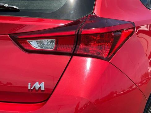 Certified 2018 Toyota Corolla iM w/ Carpet Mat Package (TMS) FWD image 30