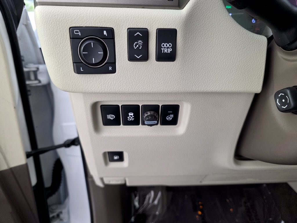 Used 2018 Lexus GX 460 Luxury AWD/4WD image 24