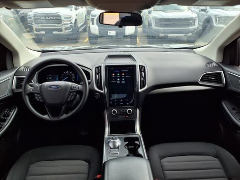 Certified 2022 Ford Edge SE w/ Black Appearance Package image 15