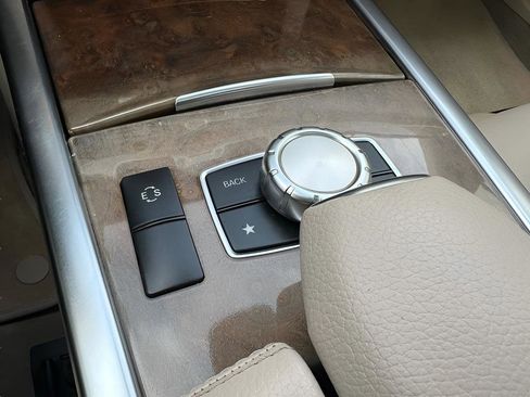 Used 2014 Mercedes-Benz E 350 Sedan image 55
