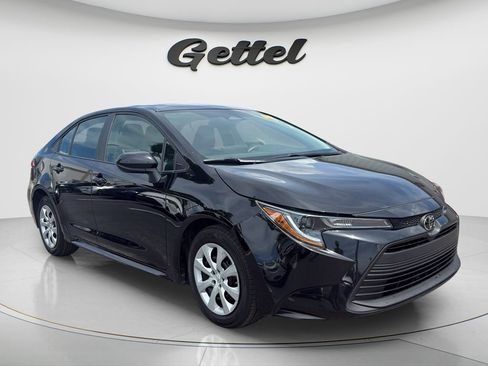 Used 2024 Toyota Corolla LE FWD image 3