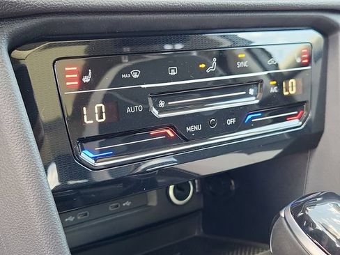 New 2026 Volkswagen Taos SE AWD/4WD image 14