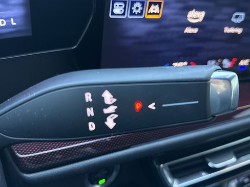 Certified 2024 Chevrolet Traverse RS image 37