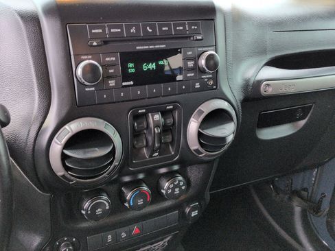 Used 2017 Jeep Wrangler Unlimited Sport w/ Quick Order Package 24S image 16