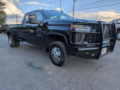 Used 2021 Chevrolet Silverado 3500 LT w/ Convenience Package image 9