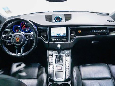 Used 2018 Porsche Macan image 23