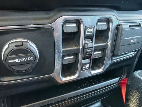 Certified 2022 Jeep Wrangler Unlimited Sahara w/ Cold Weather Group image 37