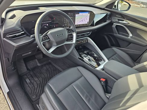 Certified 2025 Audi Q5 Premium Plus w/ Premium Plus image 2