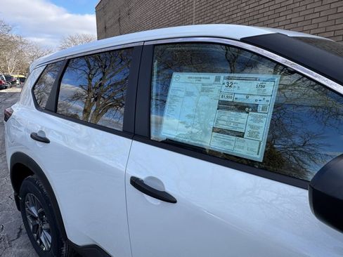 New 2026 Nissan Sentra SV w/ SV Convenience Package image 4