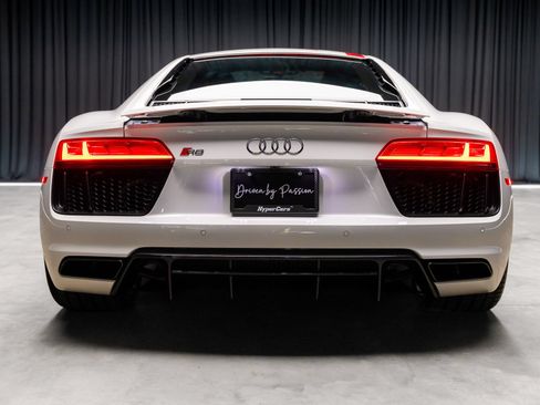 Used 2018 Audi R8 V10 w/ 20" Wheel Package RWD image 37