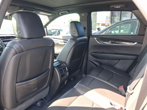 Used 2020 Cadillac XT5 Premium Luxury FWD image 21