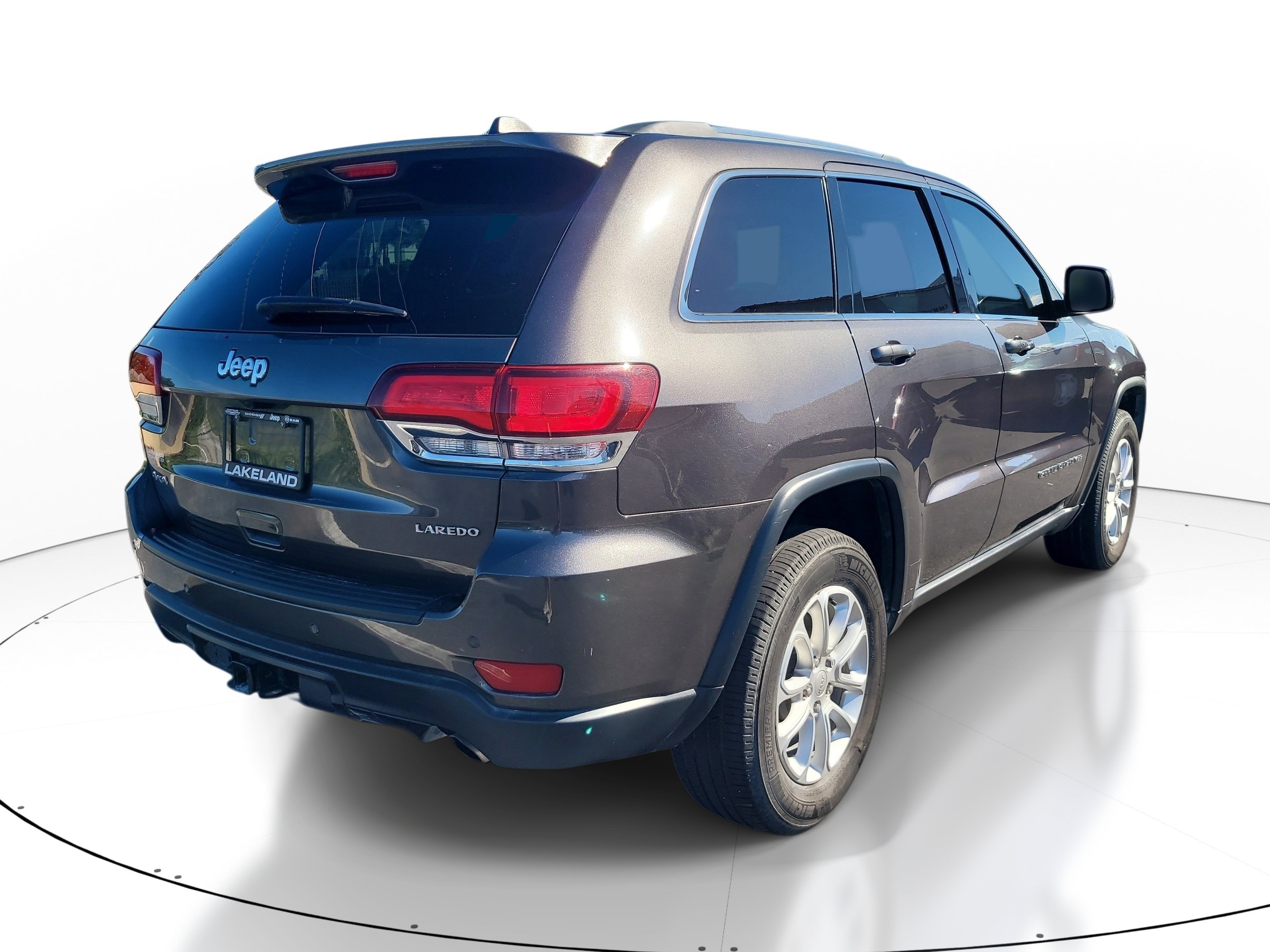 Used 2021 Jeep Grand Cherokee Laredo AWD/4WD image 4