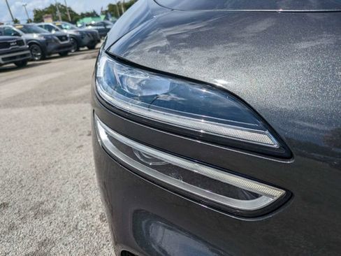 Used 2025 Genesis G70 2.5T RWD image 10