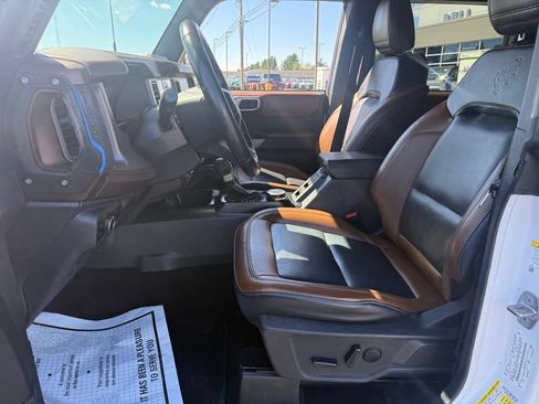 Certified 2023 Ford Bronco Outer Banks w/ Sasquatch Package AWD/4WD image 22