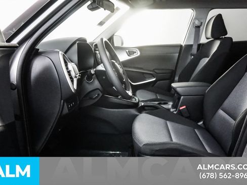 Used 2025 Kia Soul LX FWD image 16