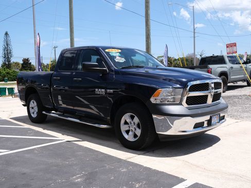 Used 2015 RAM 1500 ST w/ SXT Appearance Group AWD/4WD image 3
